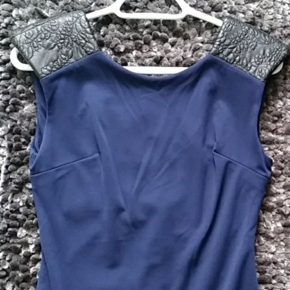 Guess Bodycon Dress - Picture 4 of 5
